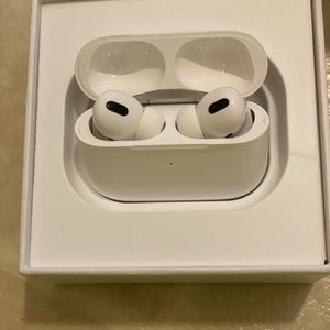 3rd generation Apple AirPod’s